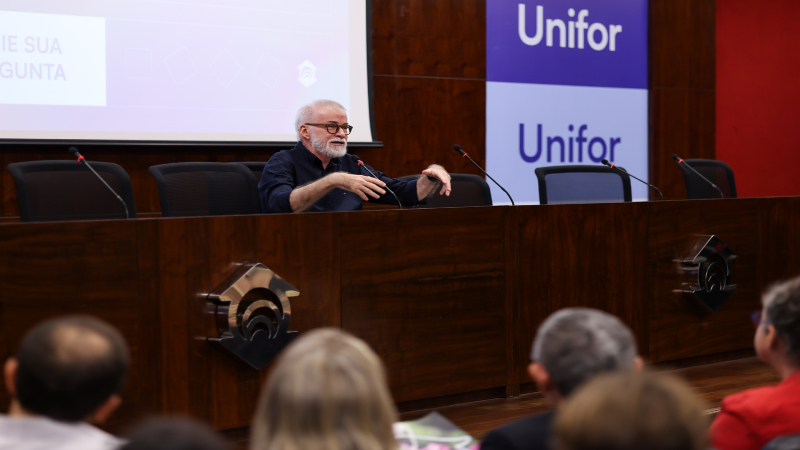 Palestra de Lira Neto marca o lançamento do Prêmio de Literatura Unifor 2025