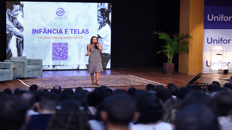 Mundo Unifor encerra com palestra de Vanessa Cavalieri sobre infância e adolescência