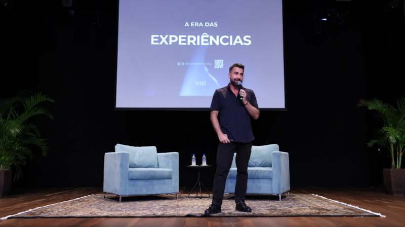 Referência no mercado de luxo, Carlos Ferreirinha protagoniza abertura do Mundo Unifor 2025