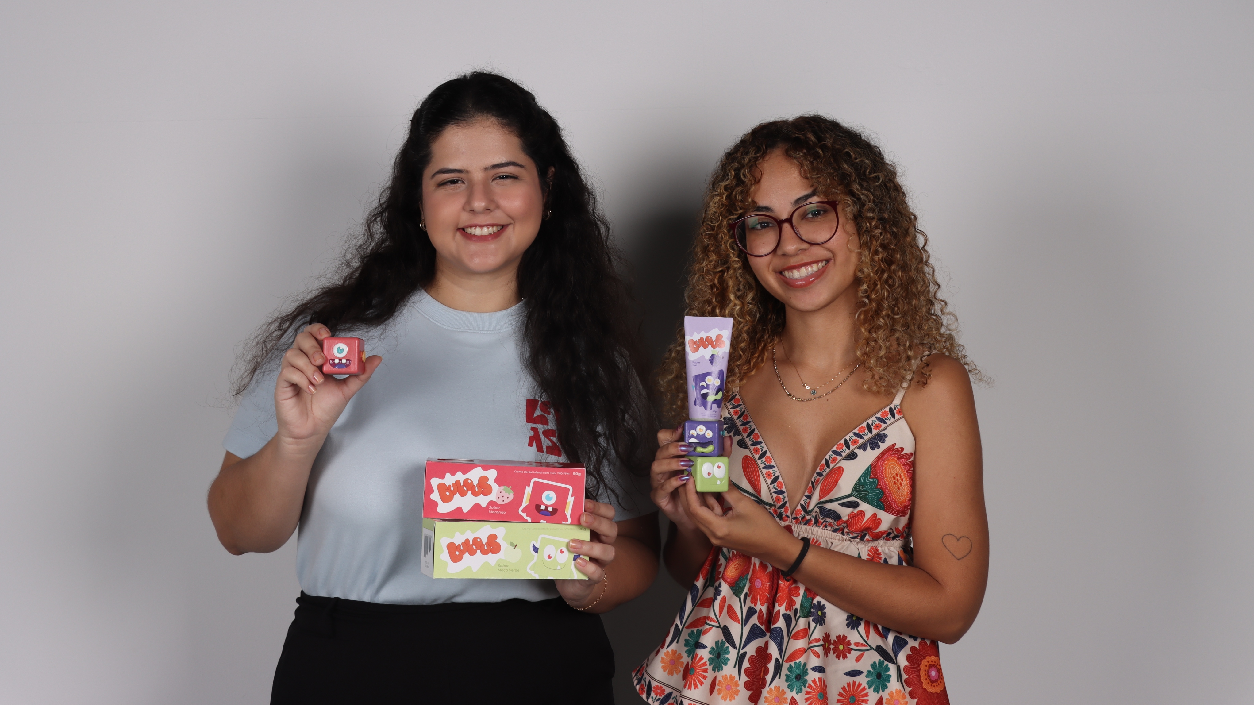 Lorena Vasconcelos e Julia Medeiros, estudantes do 6º semestre do Curso de Design - Foto: Arquivo Pessoal