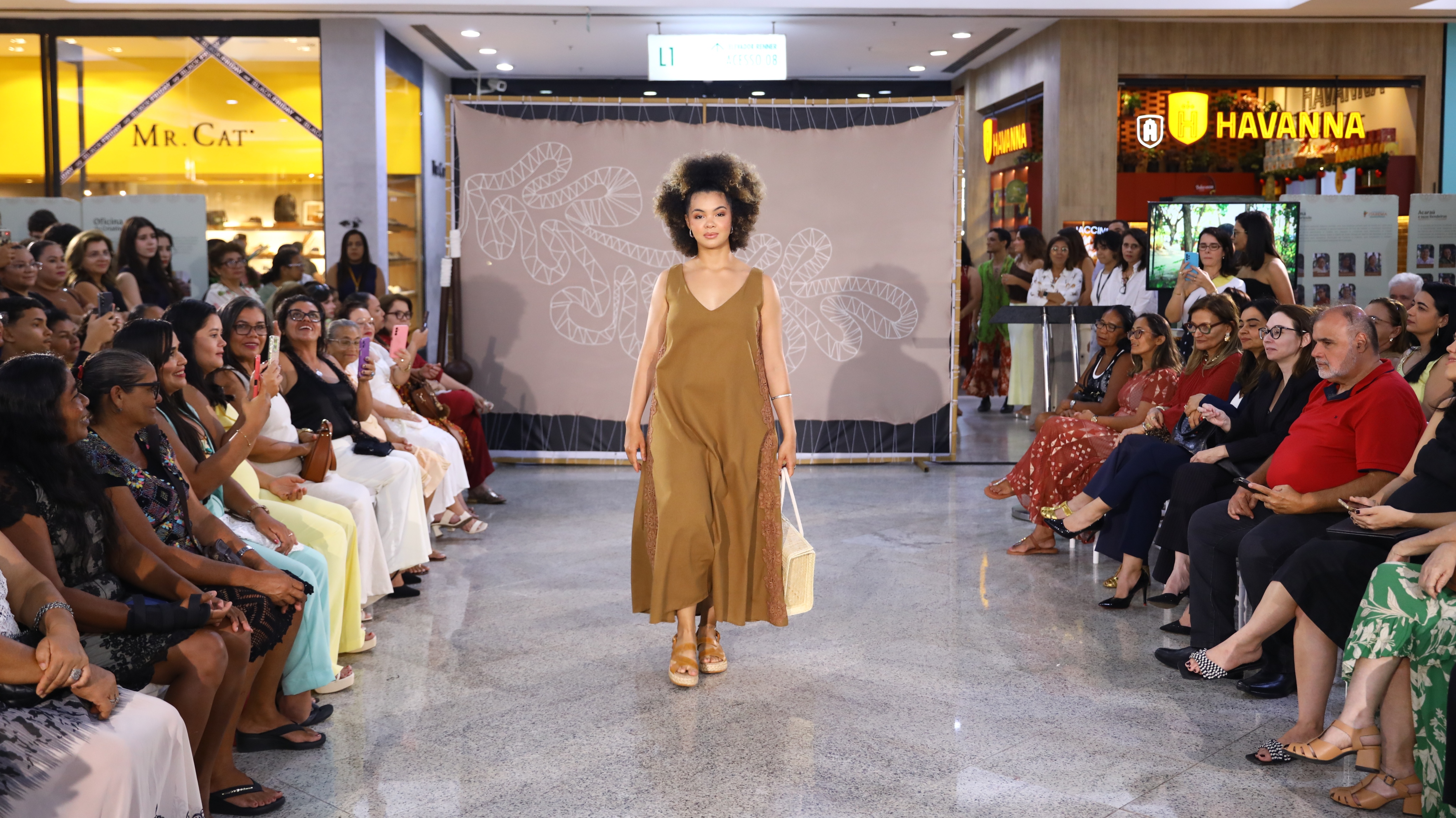 Durante o lançamento, peças feitas em renda de bilro foram exibidas em desfile. Foto: Marjorie Zaranza