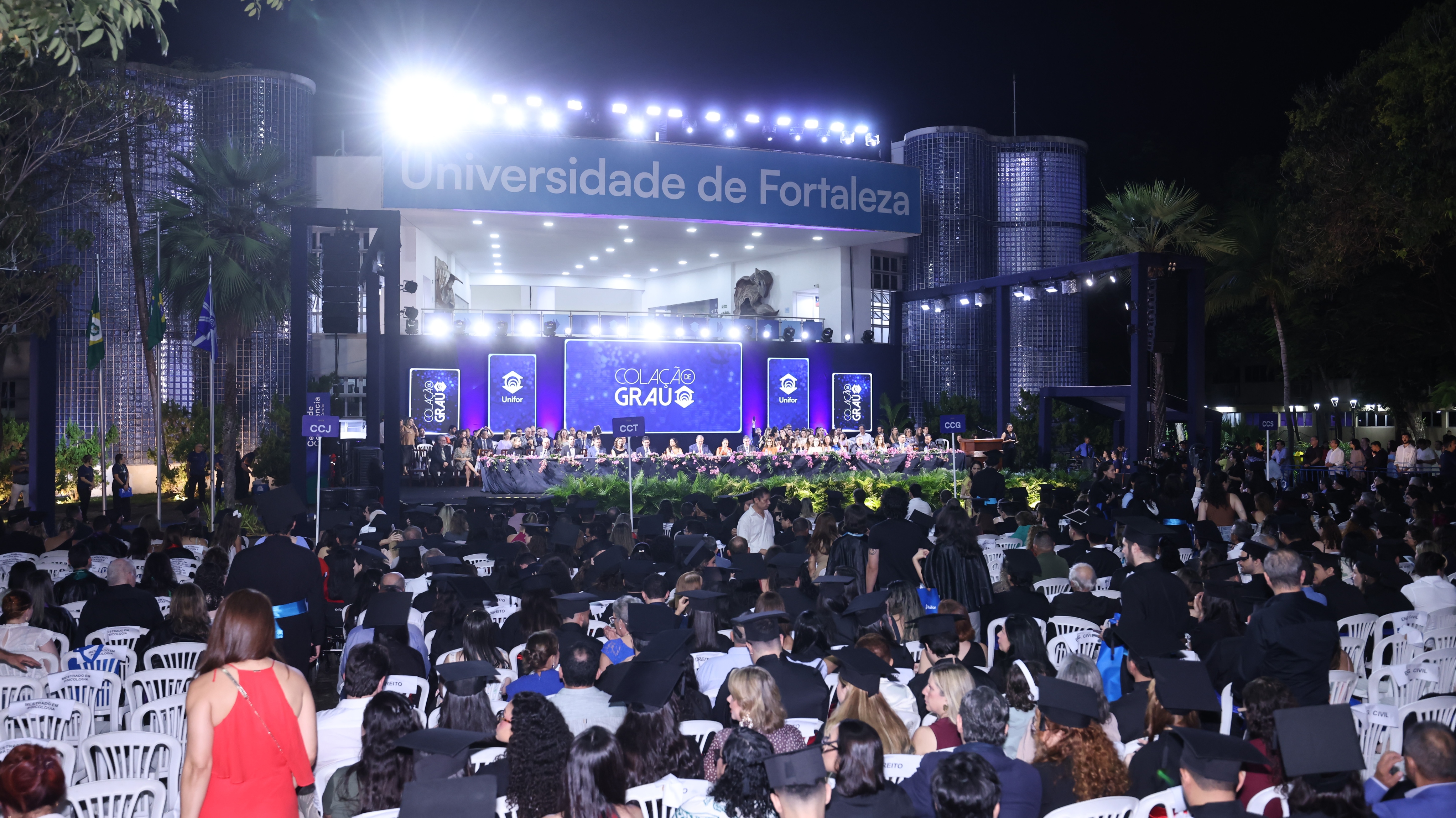 A cerimônia contou com a presença dos formandos, docentes, gestores acadêmicos, além de amigos e familiares - Foto: Ares Soares