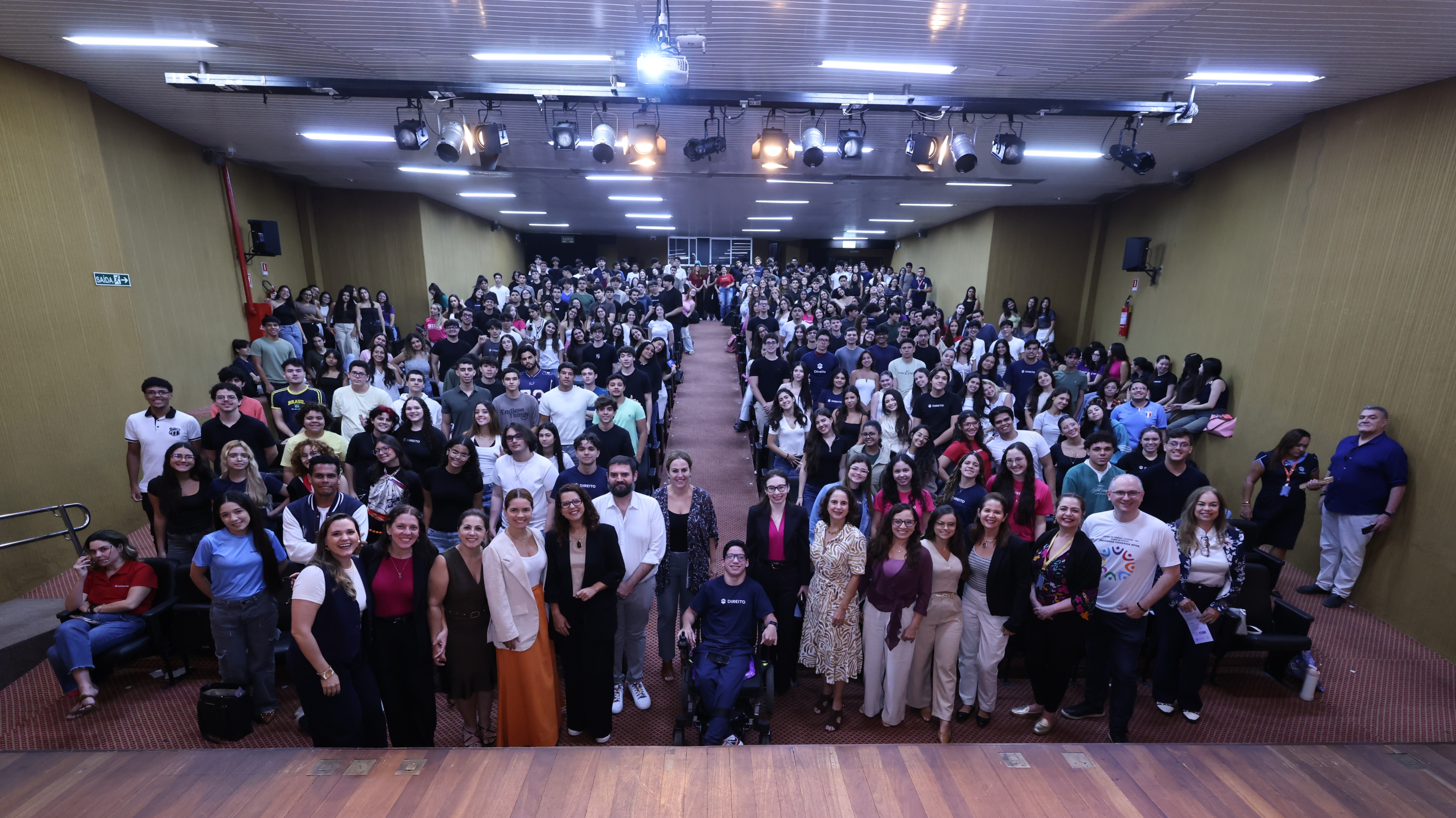A acolhida aconteceu no Teatro Celina Queiroz  - Foto: Ares Soares