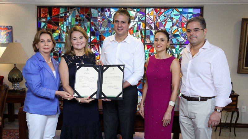 Governador Camilo Santana reconhece relevância do Complexo Cultural Yolanda e Edson Queiroz, homenagem a dois cearenses responsáveis pelo desenvolvimento socioeconômico do Ceará e também pelo fomento às atividades artísticas e culturais (Foto: Ares Soares/ 2019)