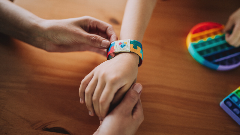Com uma proposta interdisciplinar, o congresso busca ampliar a compreensão sobre o autismo a partir de diferentes experiências e perspectivas. (Foto: Getty images)