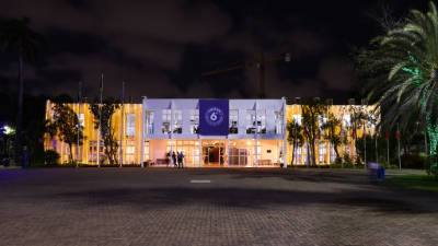 Entre as iniciativas oferecidas pela Unifor estão os ônibus noturnos e ações voltadas à segurança do campus durante o período de aulas (Foto: Ares Soares)
