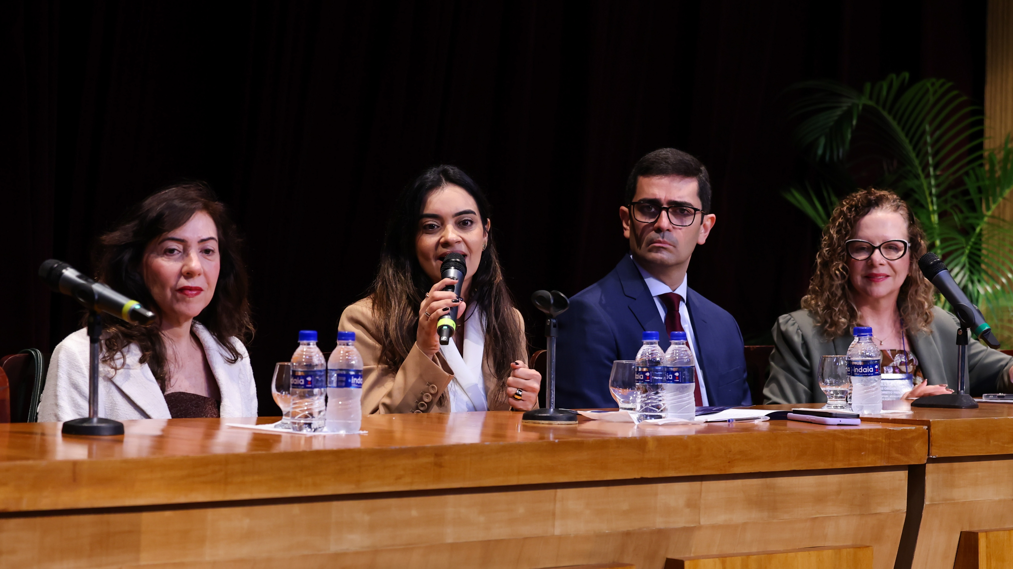 O seminário segue até esta terça-feira, dia 24, no Teatro Celina Queiroz - Foto: Ares Soares