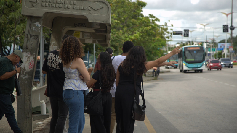 Legenda: Estudantes de Jornalismo da Unifor idealizaram projeto “Fortaleza de Busão”, realizadas em diferentes linhas de ônibus da capital cearense (Foto: Priscilla Sousa)