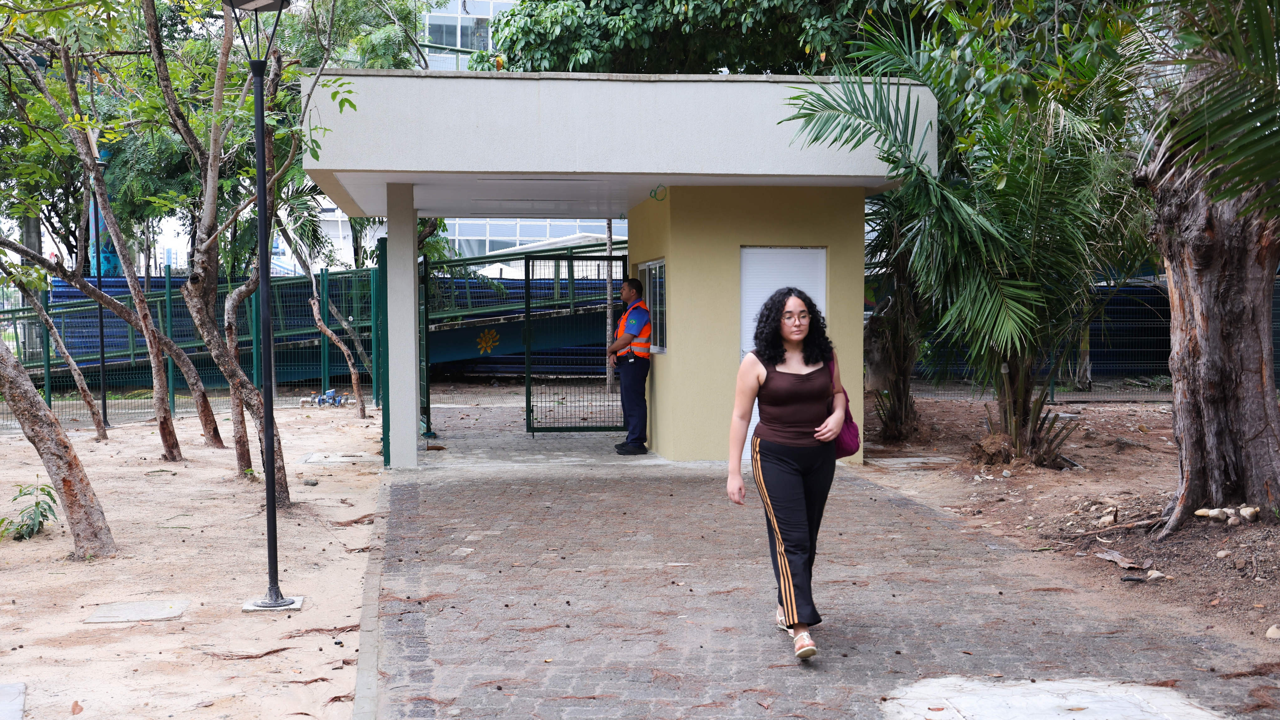 Com a mudança, o portão situado em frente à Reitoria será fechado - Foto: Ares Soares