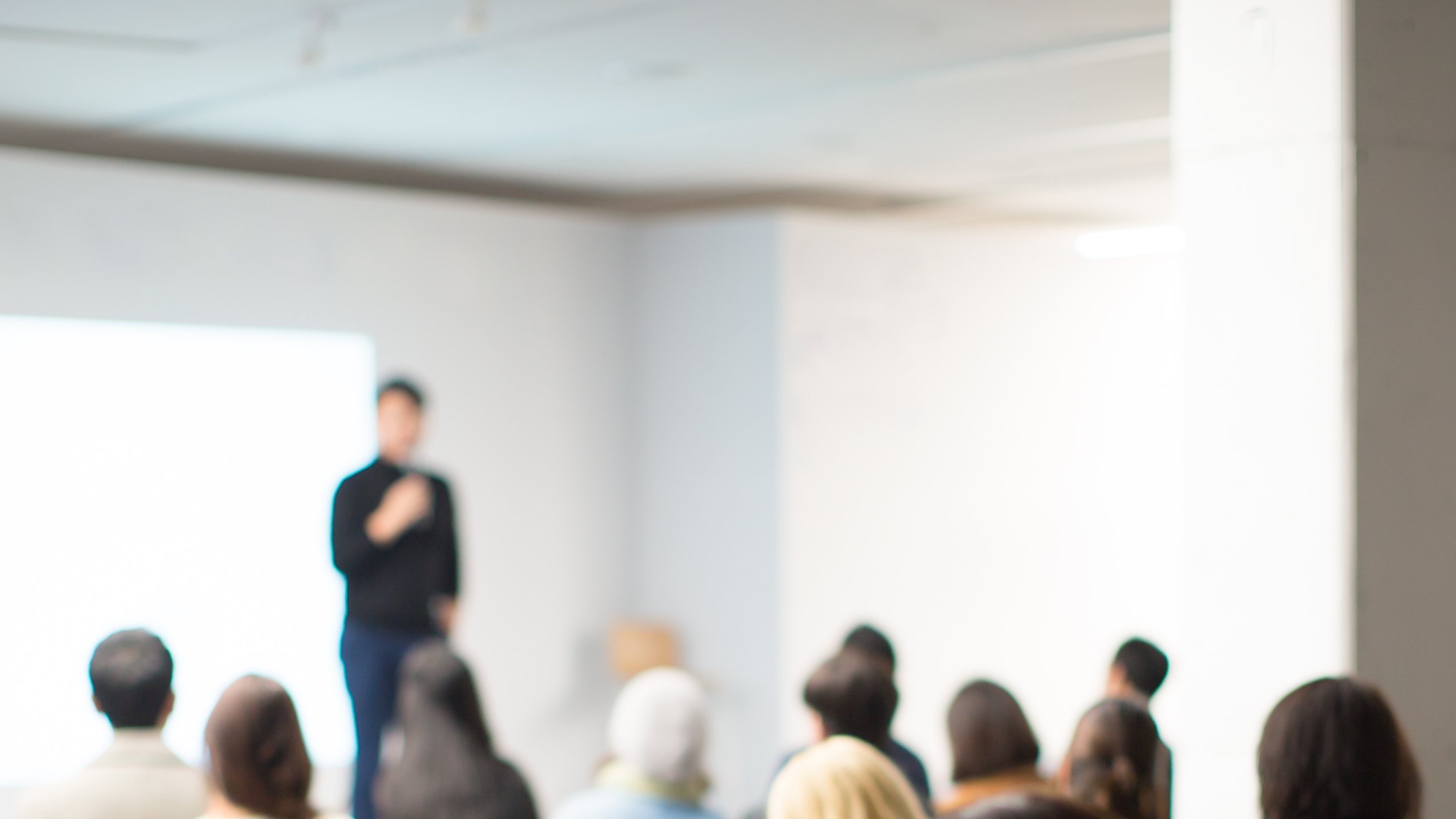 A estrutura curricular é flexível, com disciplinas obrigatórias ofertadas, preferencialmente, no turno da noite - Foto: Getty Images