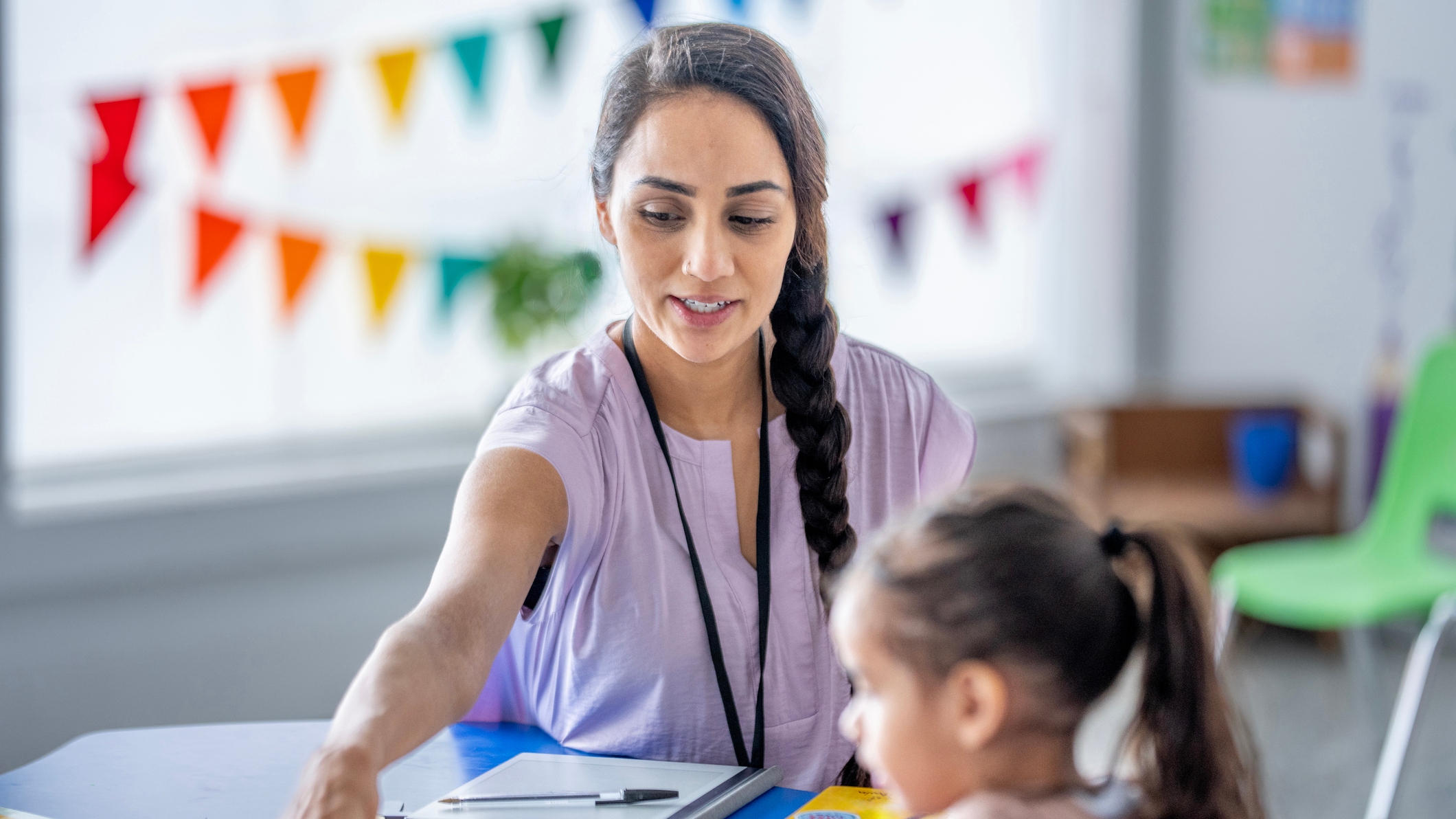 Com abordagem interdisciplinar, os cursos fortalecem competências essenciais para a atuação em contextos clínicos, educacionais e institucionais. Foto: Getty Images