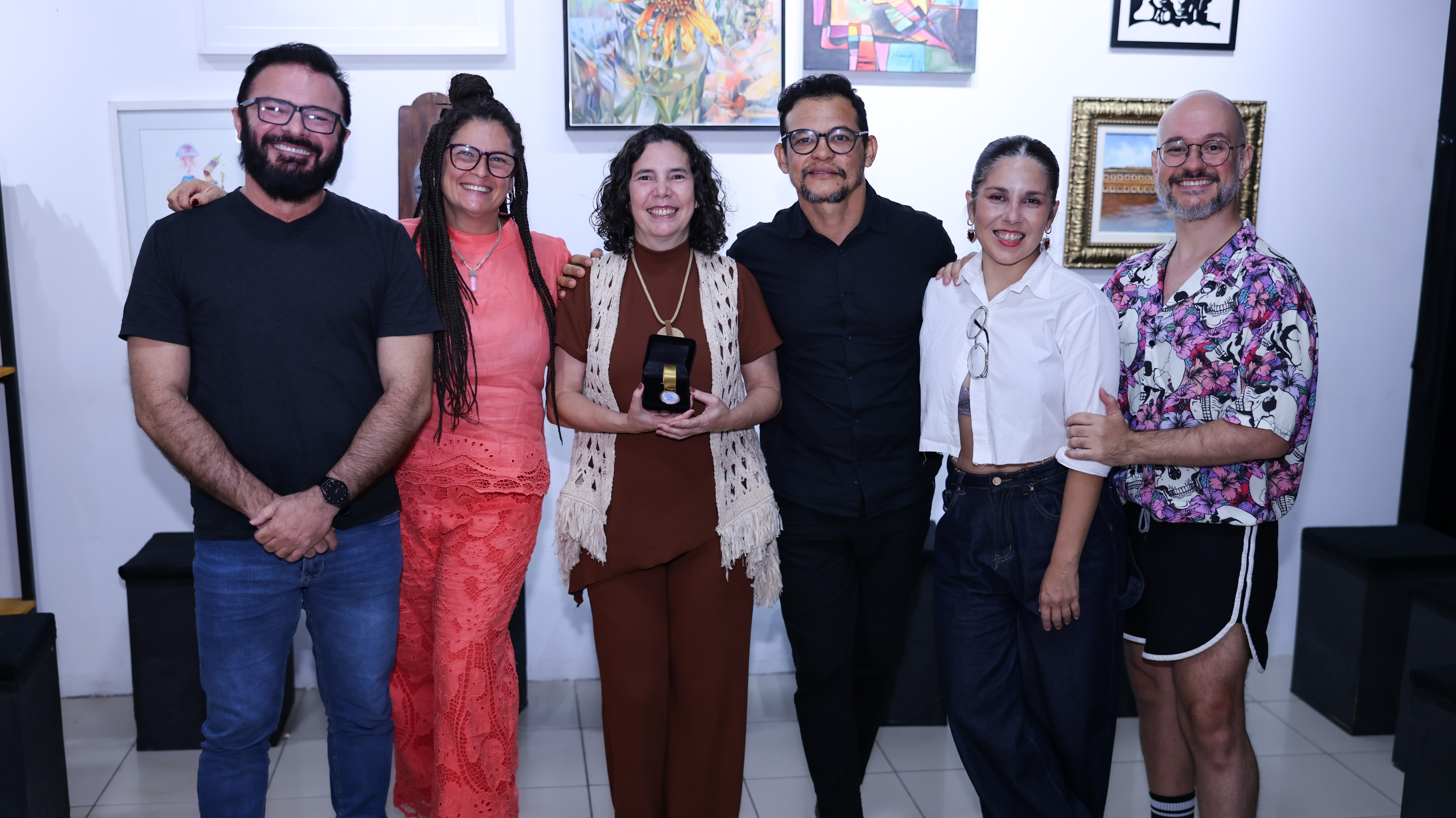 A homenagem evidencia a contribuição do Grupo Mirante para a consolidação do teatro universitário no Ceará, aliando formação artística, pesquisa e extensão ao longo de 40 anos - Foto: Ares Soares