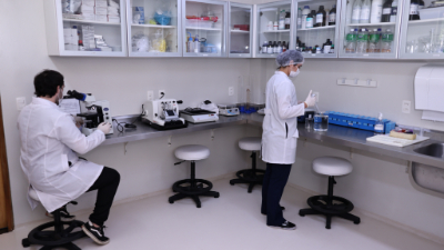 O Centro de Diagnóstico de Imagem e o Laboratório de Histopatologia passaram por modernizações que contribuem tanto para o desenvolvimento profissional dos discentes quanto para a produção científica (Foto: Ares Soares)