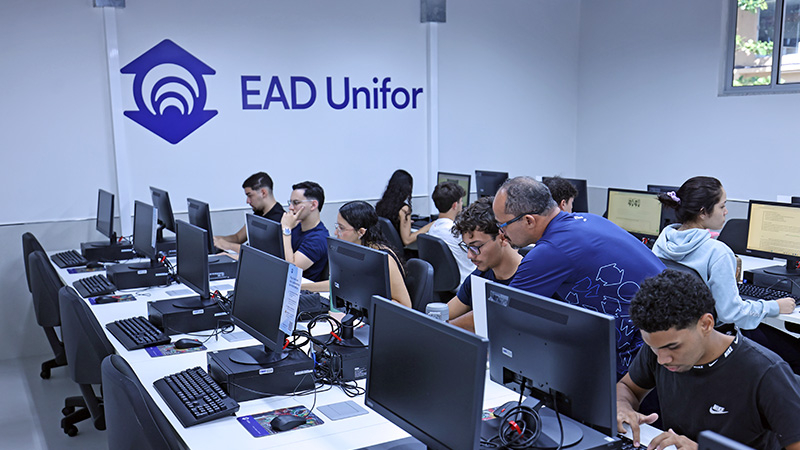 Com foco na gestão integrada dos processos logísticos, o curso prepara profissionais para planejar, analisar e controlar diferentes etapas da cadeia de suprimentos. (Foto: Ares Soares)