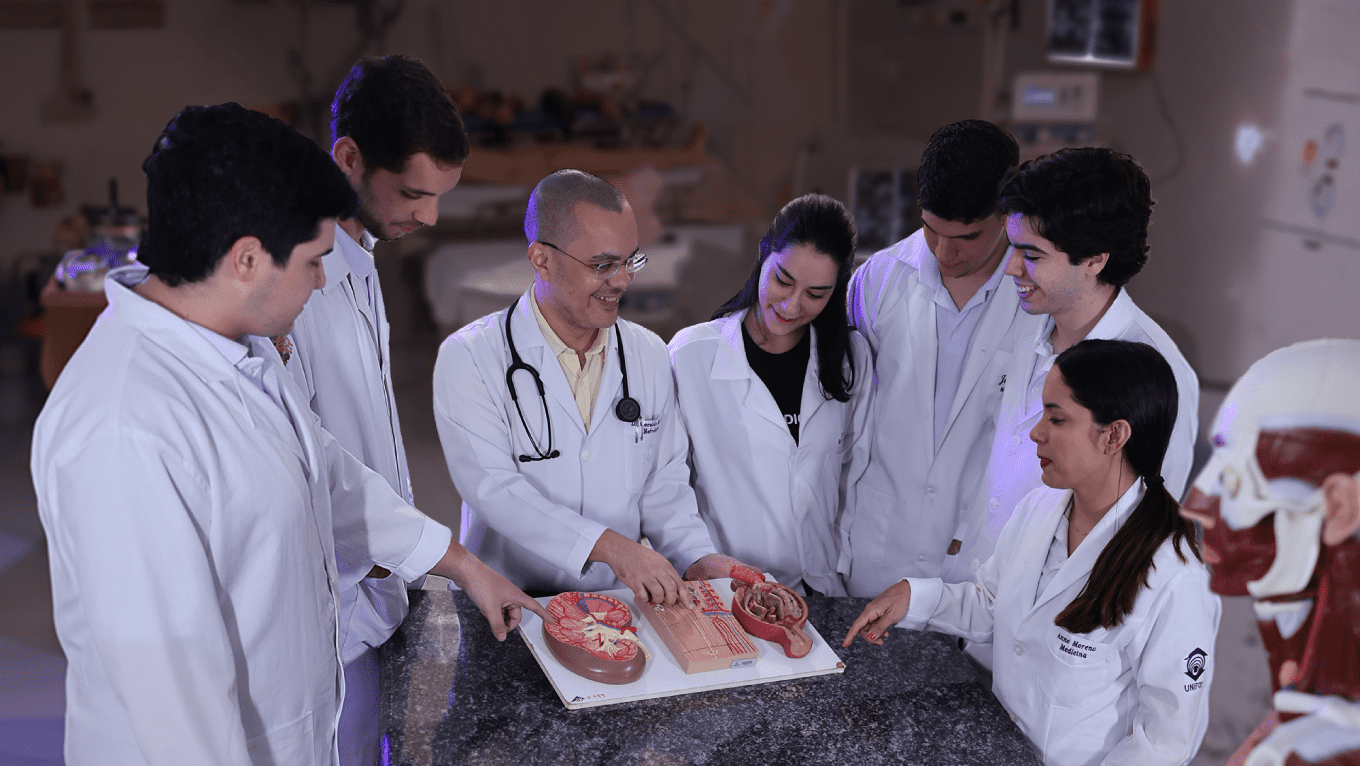 O Curso de Medicina da Unifor é estruturado em três eixos: técnico-científico, profissional-humanístico e assistencial-comunitário. Foto: Ares Soares