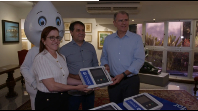 Marcelly Feitosa e Ana Beatriz Casseb apresentam a edição do telejornal (Foto: Priscilla Sousa)