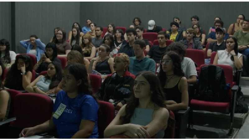Alunos participam de atividades práticas e palestras durante a 12ª Semana da Arquitetura e Urbanismo, aproximando a formação acadêmica do mercado profissional. (Foto: Weffiston Brasil)