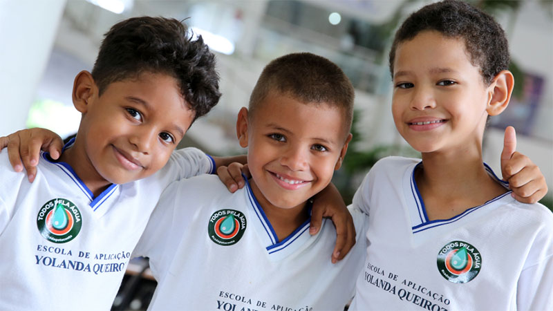Crianças da Escola de Aplicação Yolanda Queiroz, um dos muitos projetos sociais realizados pela Unifor que têm visibilidade internacional. (Foto: Ares Soares)