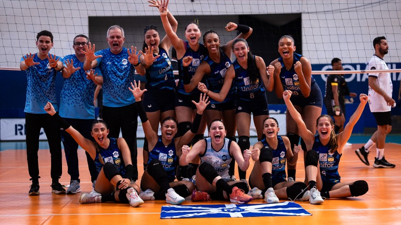 A equipe feminina de voleibol da Unifor garantiu o quinto título no JUBs 2026 após vencer a Universidade Alto Vale do Rio do Peixe, de Santa Catarina, por 3 sets a 1, em Goiânia (GO) (Foto: CBDU)