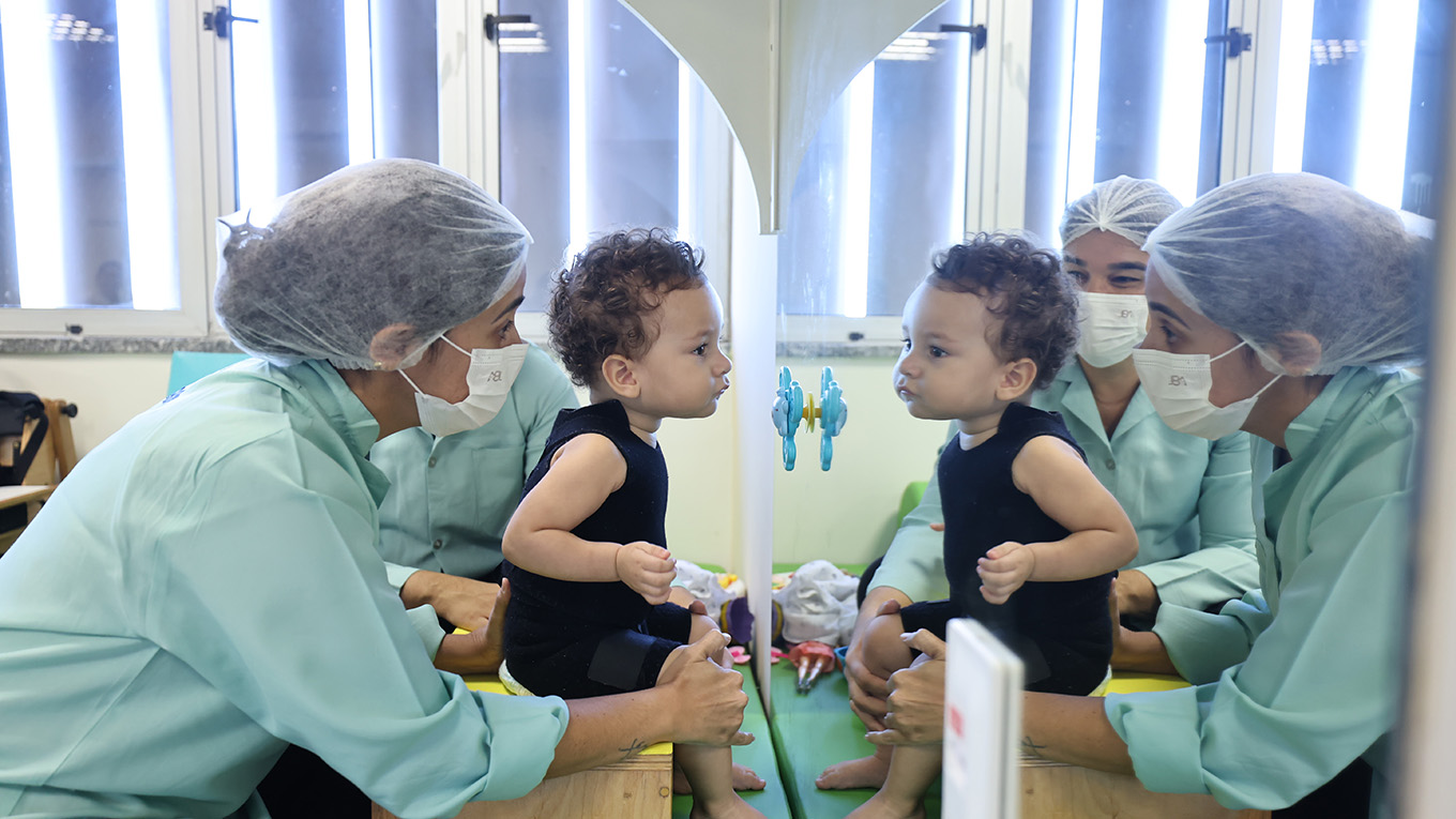 medica atende bebe em tratamento