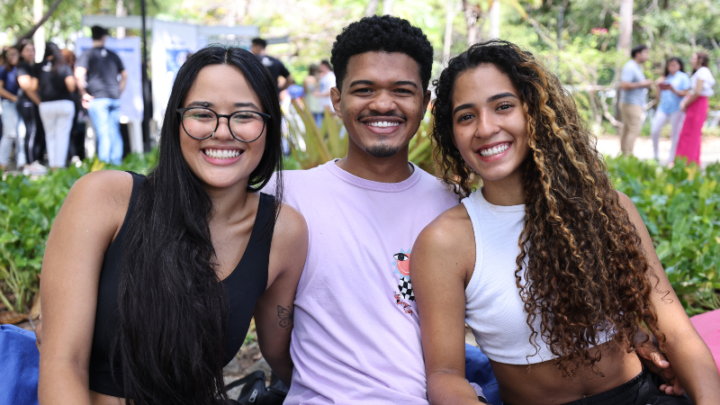 Participantes vivenciam momentos de integração, leveza e bem-estar durante o Florescer, na Arena Beach da Unifor (Foto: Guilherme Alecrim)