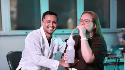 A iniciativa coordenada pela professora Mércia Pinto integra atendimentos de Fonoaudiologia e Odontologia no Núcleo de Atenção Médica Integrada da Unifor (Foto: Ares Soares)