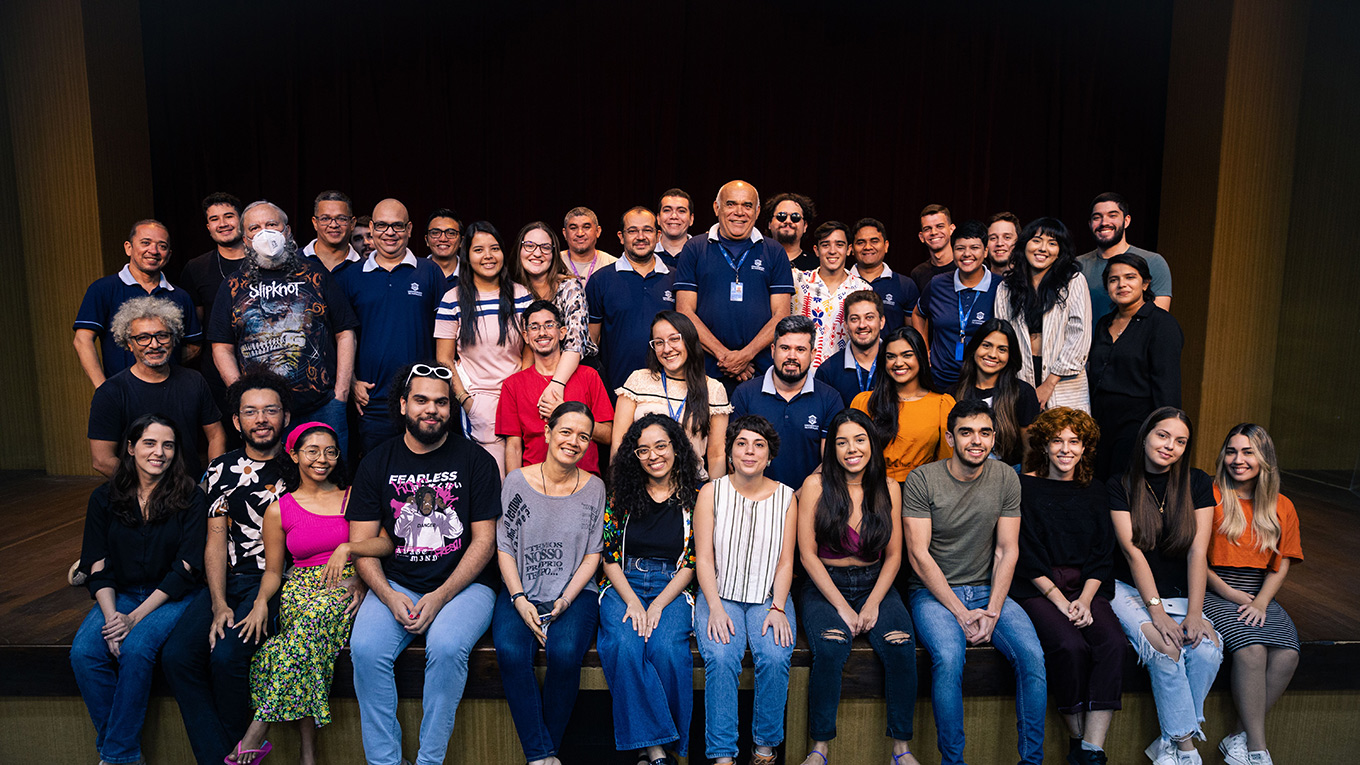 Equipe da TV Unifor toda reunida