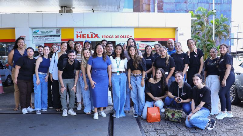 Estudantes da Unifor se uniram à equipe da Assembleia Legislativa do Ceará para promover cidadania no Pau Pelado (Foto: Vito Moura)