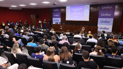 Abertura oficial da Semana da Internacionalização aconteceu no auditório da Biblioteca, com a presença de gestores, professores e representantes do poder público (Foto: Ares Soares)
