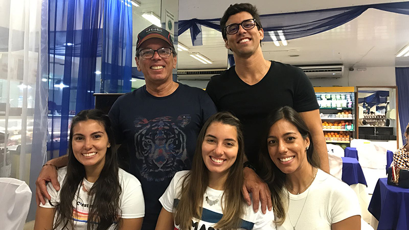 André, Filipe, Beatriz, Catarina e Ingrid Holanda. Foto: Arquivo pessoal.