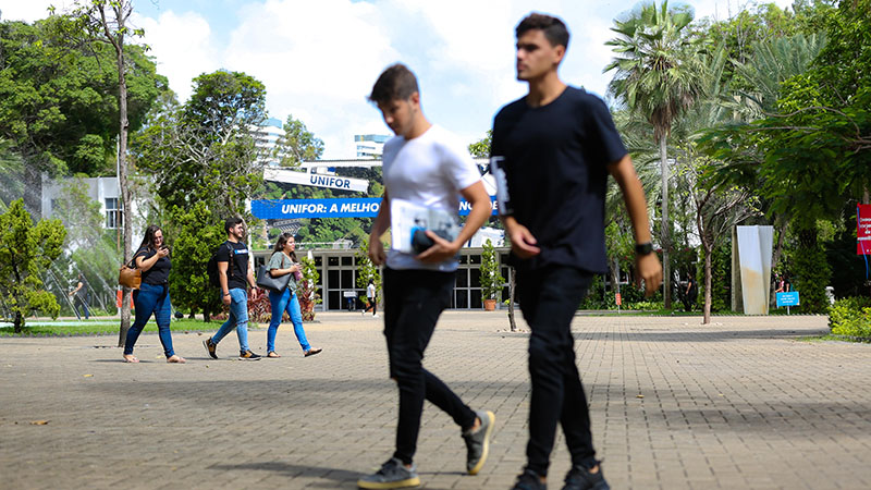 Mantida pela Fundação Edson Queiroz, a Unifor está instalada em um campus de 720 mil m². (Foto feita antes da pandemia pelo fotógrafo Ares Soares)