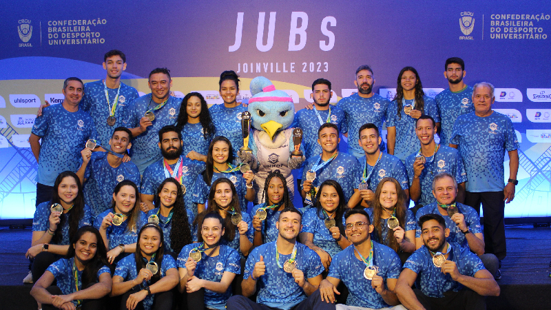 Em 2023, a delegação da Universidade para o JUBs reuniu 85 participantes, incluindo atletas, treinadores e dirigentes (Foto: Divulgação)