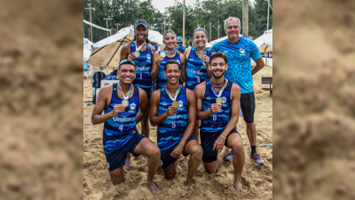 Equipes da Unifor conquistaram o lugar mais alto do pódio e garantiram classificação para a fase nacional dos jogos universitários de praia (Foto: Arquivo pessoal)