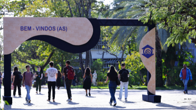 A matrícula pode ser realizada de forma virtual ou presencial no Campus da Unifor, no Setor de Sucesso do Aluno (Foto: Ares Soares)