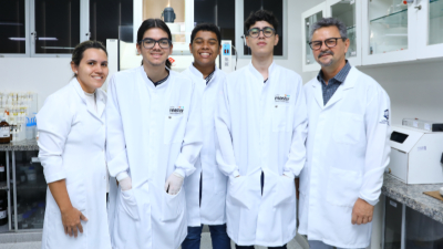A preparação nos laboratórios da Unifor foi fundamental para o desempenho dos estudantes na olimpíada (Foto: Duda Barroso)