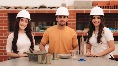 Na Unifor, o curso de Engenharia Civil possui diferenciais que incluem formação analítica, ampla infraestrutura com laboratórios de última geração e visitas técnicas a grandes obras (Foto: Robério Castro)