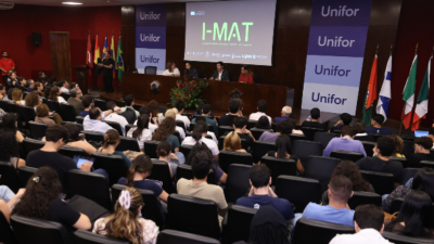 Tema do segundo dia de evento, o I-MAT é um projeto cofinanciado pela União Europeia e reúne instituições europeias e latino-americanas para compartilhar boas práticas de internacionalização (Foto: Ares Soares)