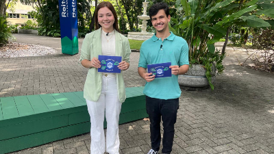 Ian Laurindo e Julyana Lima, estudantes do curso de Jornalismo da Unifor, apresentam o Mundo no Campus (Foto: Weffiston Brasil)