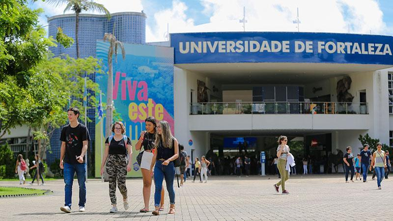 Os serviços da Central de Carreiras e Egressos visam aumentar a empregabilidade de alunos de graduação e pós-graduação da Unifor (Foto: Ares Soares)