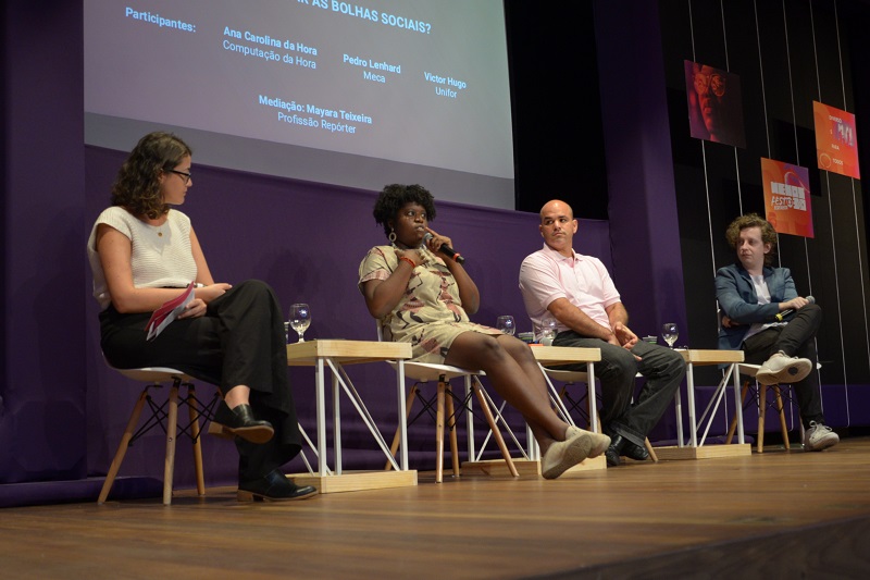 A qual bolha social você pertence? A palestra intitulada “Ei, vamos explodir as bolhas sociais?”, abordou diversas problemáticas que envolvem a existência das bolhas midiáticas. Foto: Pedro Dias/Fotonic.