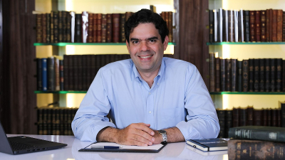 Afonso Carneiro Lima possui mestrado e doutorado em Administração pela Universidade de São Paulo (Foto: Ares Soares)