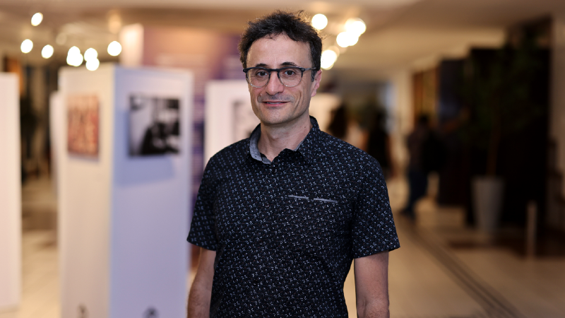 Antropólogo visual, ativista cultural e diretor da ONG Ticún Brasil, Alex é considerado uma importante figura da cultura brasileira no mundo judaico (Foto: Ares Soares)