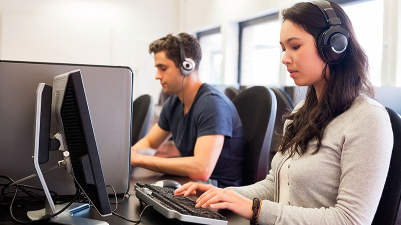 O teste TOEFL iBT (internet based test) avalia a capacidade do candidato de usar e compreender o inglês no nível universitário (Foto: Banco de Imagens)