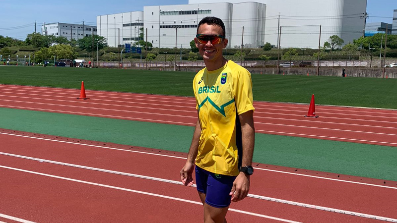 Atleta da Universidade desde 2023, Henrique já foi campeão das provas de 800 e 1.500 metros nos Jogos Universitários Brasileiros (JUBs) e no Troféu Norte-Nordeste de Atletismo 2023, além de possuir oito títulos cearenses (Foto: Arquivo pessoal)