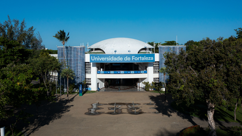 Alguns serviços da Unifor continuam em funcionamento com horários ajustados até o dia 3 de agosto (Foto: Ares Soares)