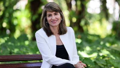 Doutoranda em Administração e mestre em Jornalismo, Carolina também atua como docente na Unifor (Foto: Ares Soares)