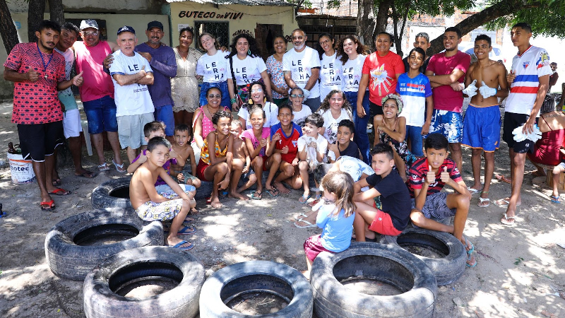 Representantes de movimentos sociais, moradores, professores, estudantes e artistas se reuniram no dia 28 de janeiro na comunidade Pantanal, no bairro Bom Jardim, para mutirão de requalificação de um espaço de lazer para a população (Foto: Ares Soares)