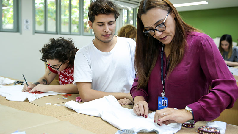 Ateliê do curso de Design de Moda da Unifor (Foto: Ares Soares)