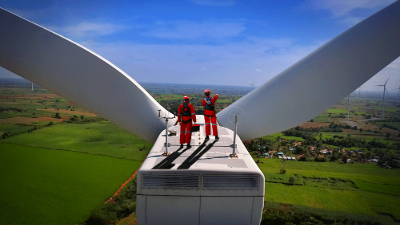 O mercado de energias limpas segue em expansão e busca profissionais capacitados em diversas áreas do conhecimento (Foto: Getty Images)