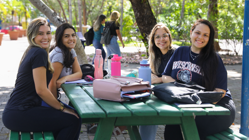 A partir do dia 1º de fevereiro, milhares de passos voltarão a percorrer os 490 mil metros quadrados do campus da Universidade de Fortaleza (Foto: Ares Soares)